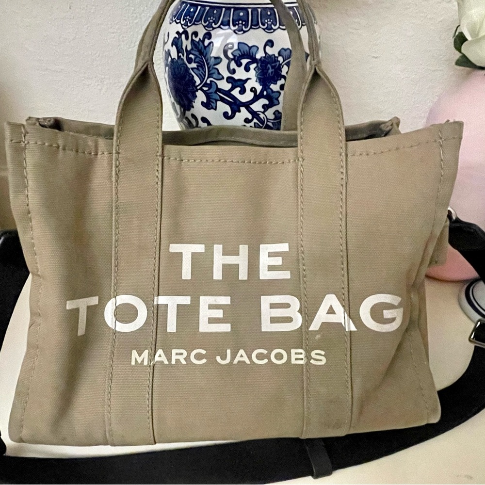 Marc Jacobs The Tote Bag